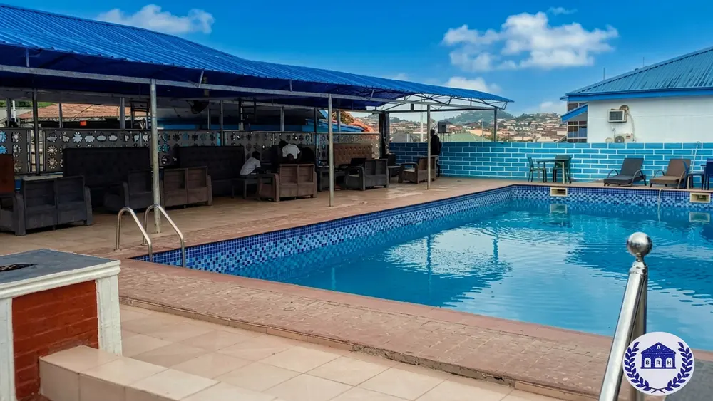 Akiavic swimming pool and pool bar