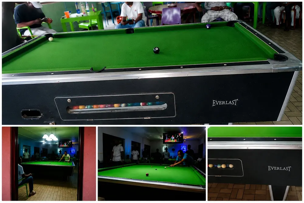 Akiavic snooker table